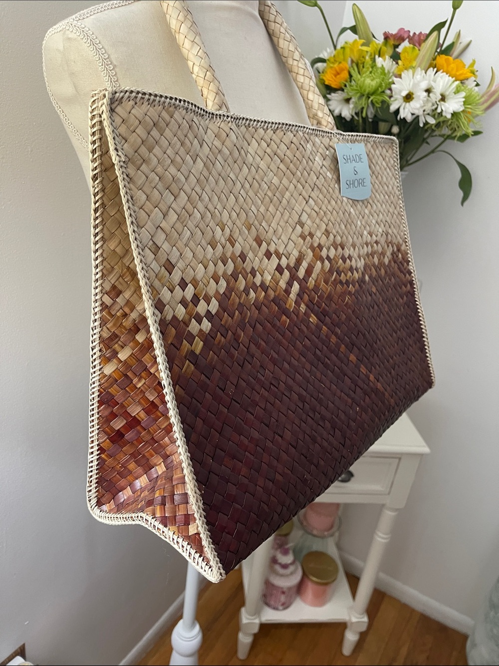 Shade & Shore Brown and Cream Woven Ombre Tote - Picture 3 of 9